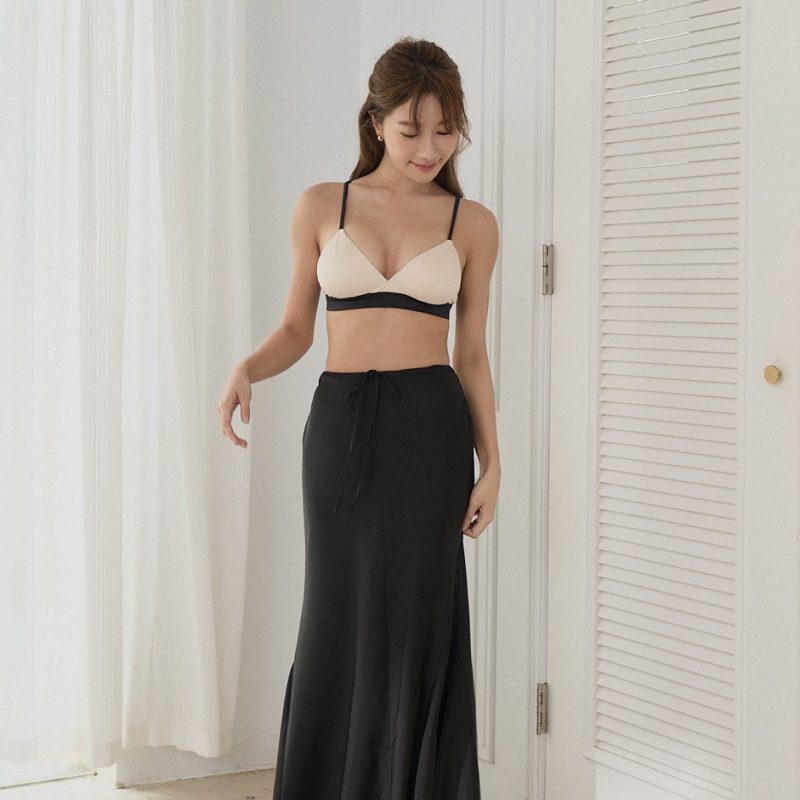 (現貨) satin mermaid skirt (緞面魚尾綁帶長裙) 【黑、奶白】