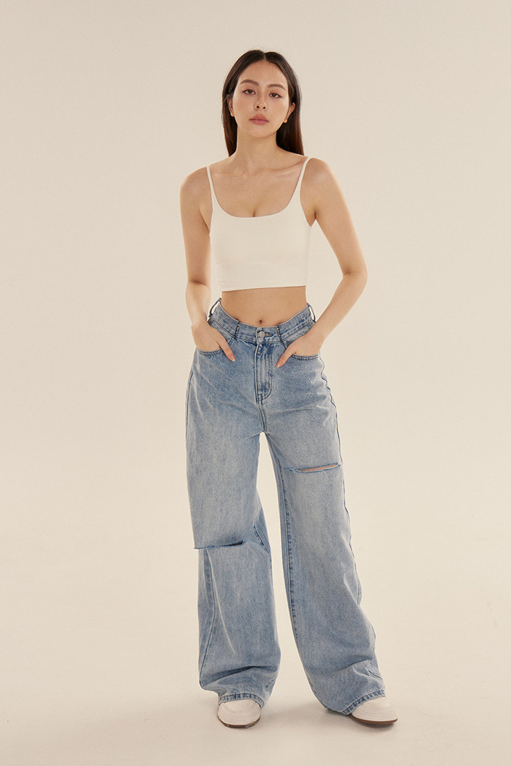 essential t shirt bra top<br/>顯瘦雲朵感bra top essential t shirt bra top顯瘦雲朵感bra top