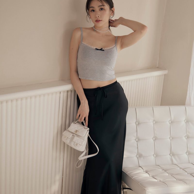 首頁 (現貨) satin mermaid skirt (緞面魚尾綁帶長裙) 【黑、奶白】