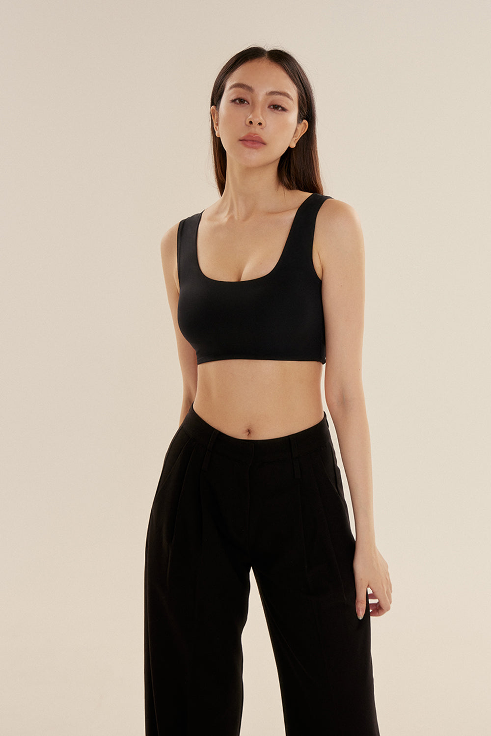 essential back line bra top<br/>運動集中寬肩帶bratop essential back line bra top運動集中寬肩帶bratop