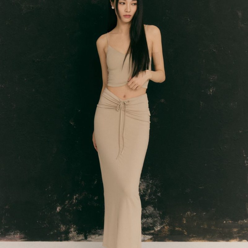 heat++ back slit long skirt (低調辣抽繩後開衩裙)