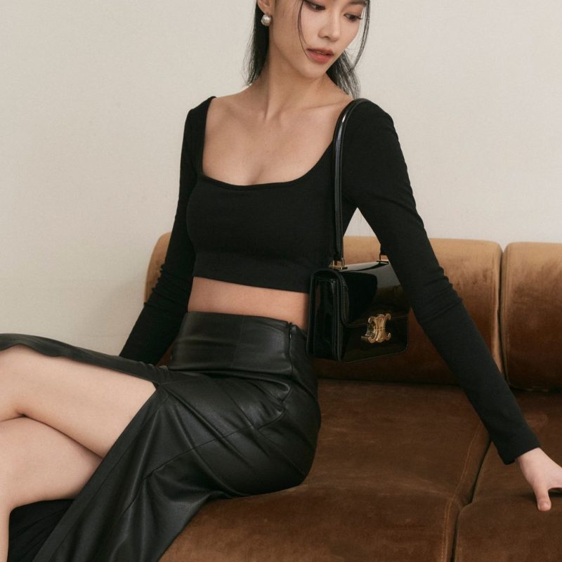 front slit leather long skirt (質感前開衩皮長裙)