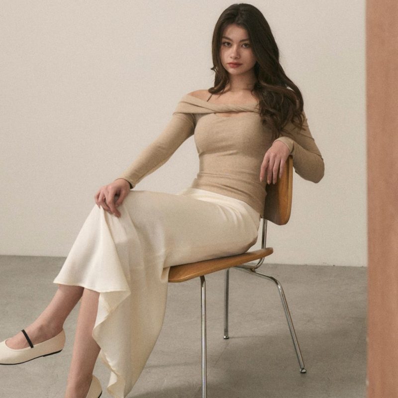 satin embossed mermaid skirt (緞面壓紋魚尾長裙)