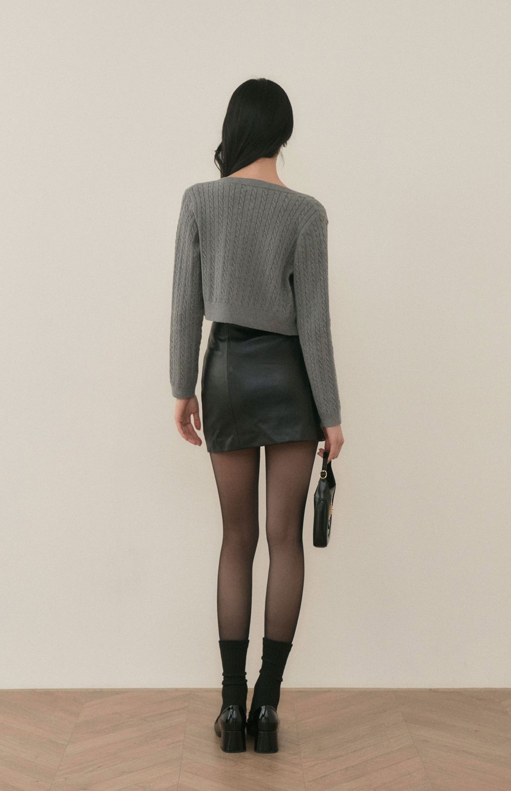 round neck cable cardigan<br/>麻花針織圓領外套 round neck cable cardigan麻花針織圓領外套