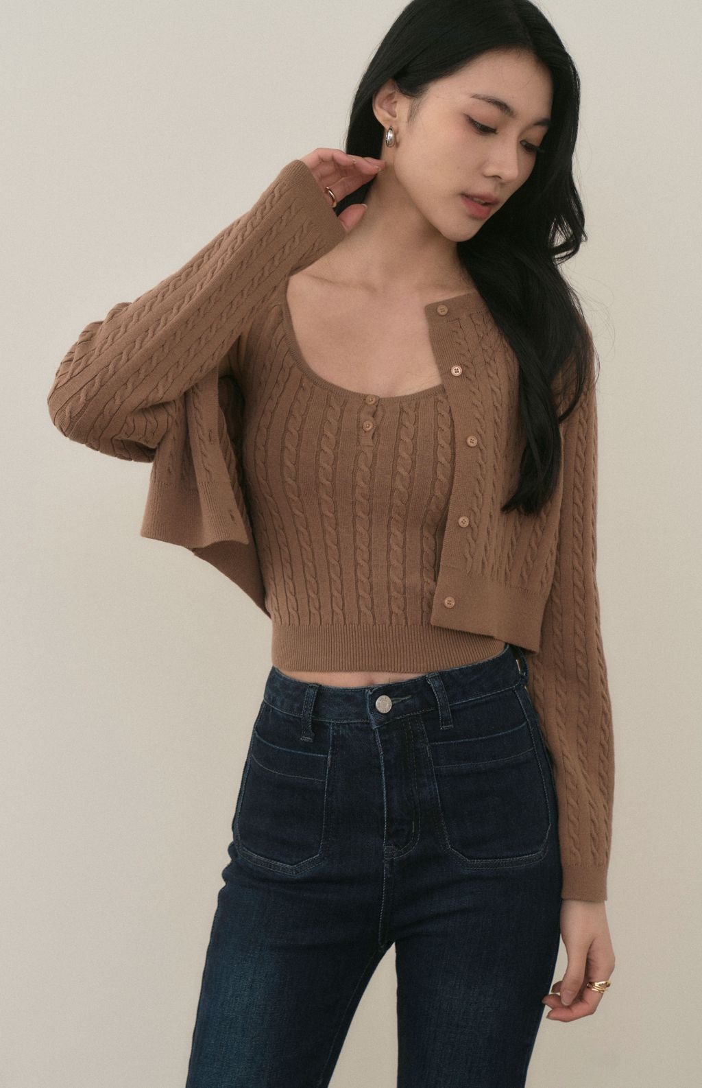 round neck cable cardigan<br/>麻花針織圓領外套 round neck cable cardigan麻花針織圓領外套