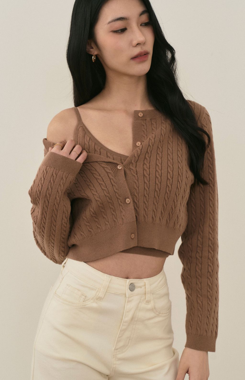 round neck cable cardigan<br/>麻花針織圓領外套 round neck cable cardigan麻花針織圓領外套