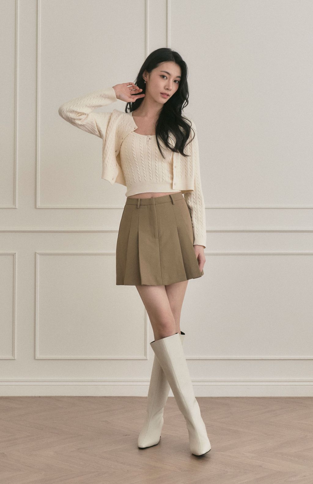 round neck cable cardigan<br/>麻花針織圓領外套 round neck cable cardigan麻花針織圓領外套