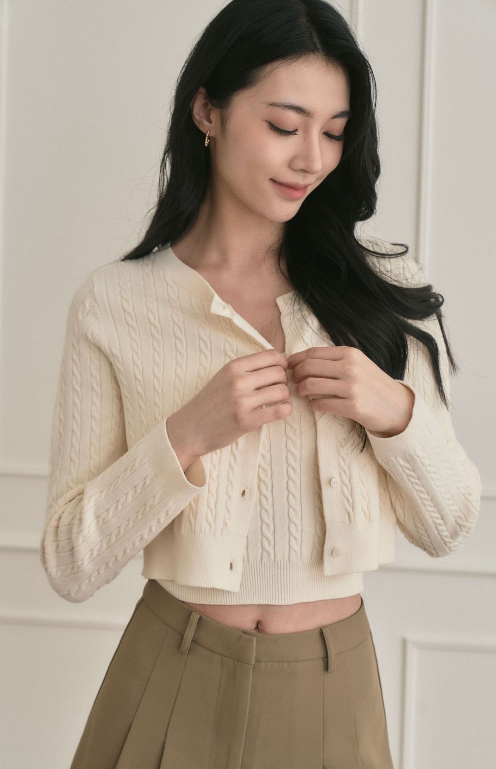 round neck cable cardigan<br/>麻花針織圓領外套 round neck cable cardigan麻花針織圓領外套
