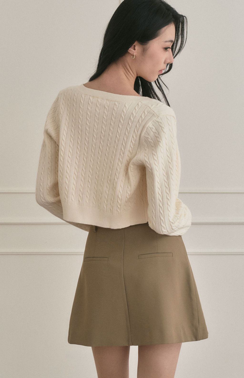 round neck cable cardigan<br/>麻花針織圓領外套 round neck cable cardigan麻花針織圓領外套